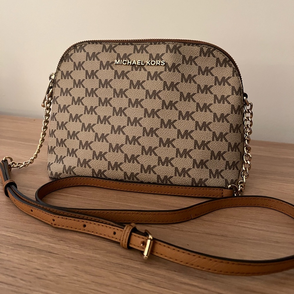 Michael Kors Cindy Jet Set Gold Chain Signature Crossbody